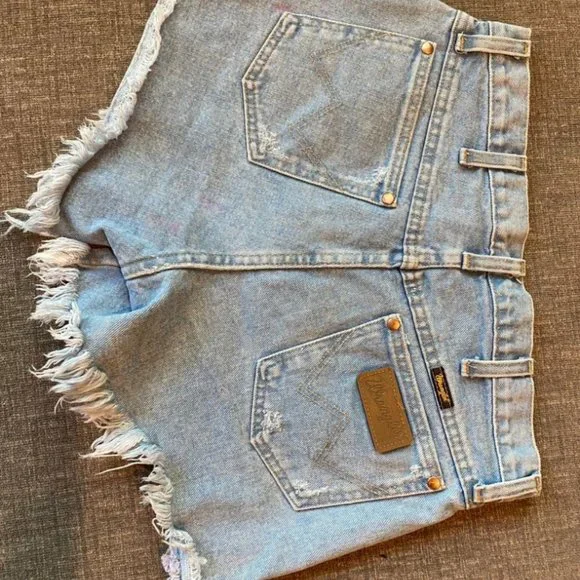 Wrangler Women's Reworked Shorts - Size 28 - Picture 4 of 5